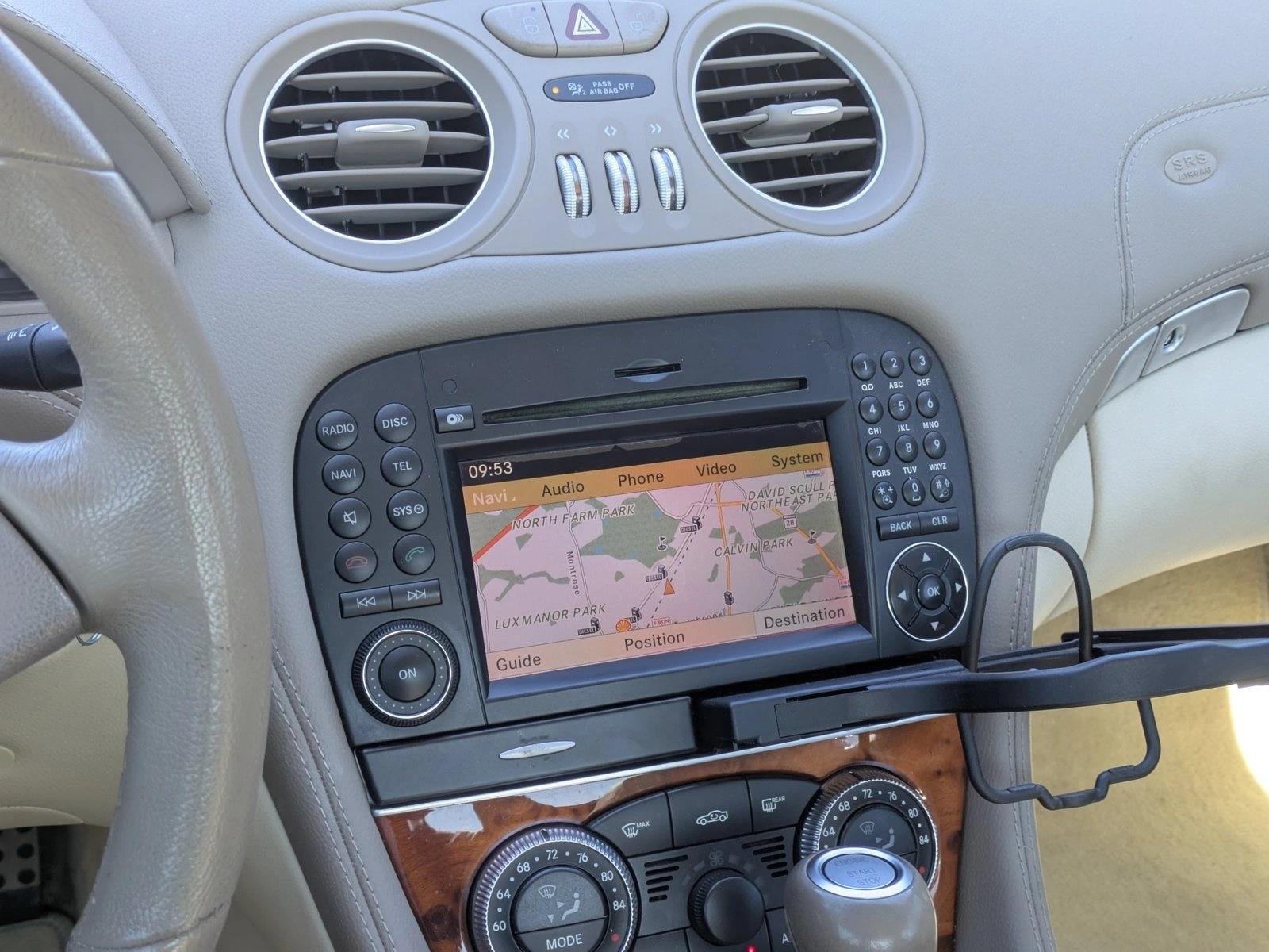 2009 Mercedes-Benz SL-Class SL550 - Photo 12