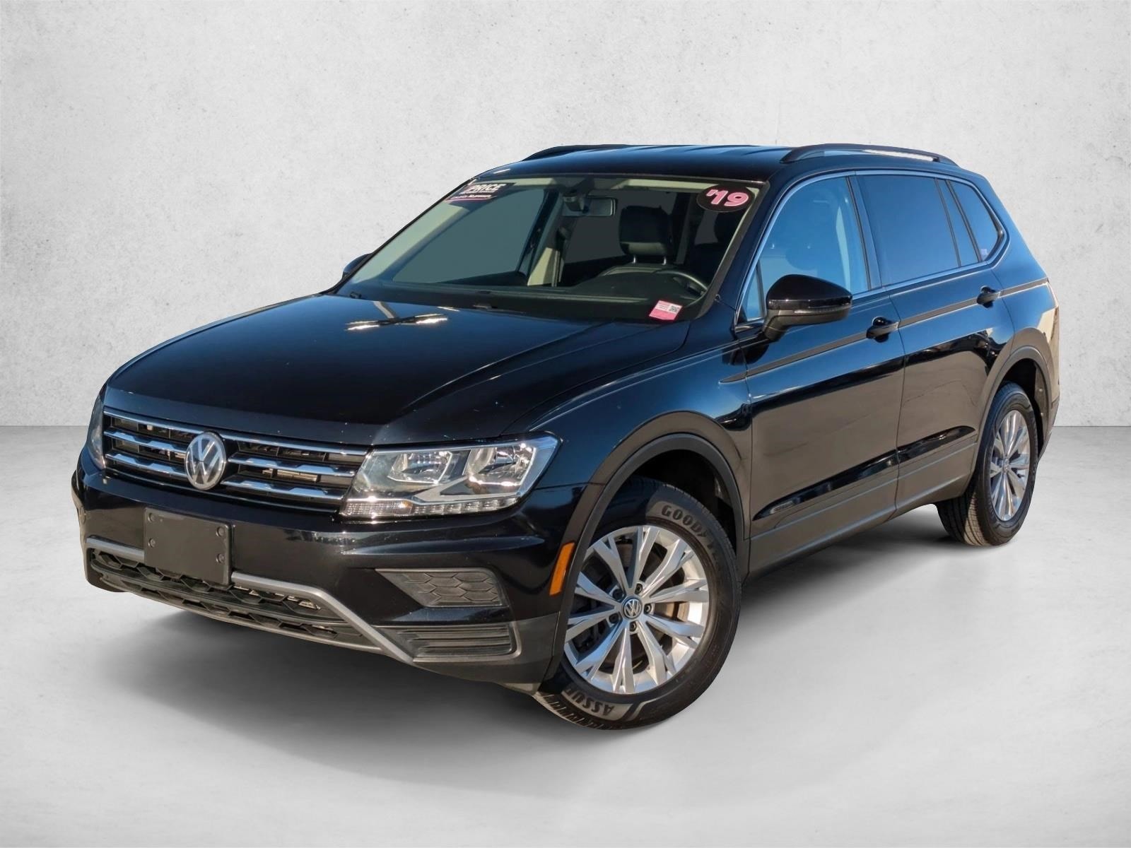2019 Volkswagen Tiguan SE's photo