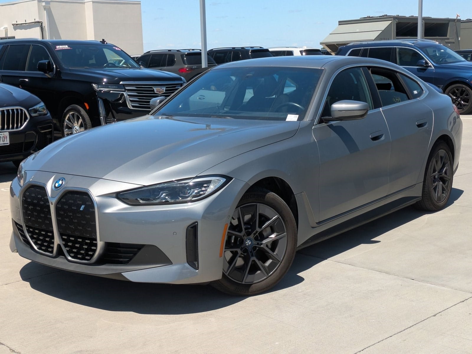 2023 BMW i4 eDrive35's photo