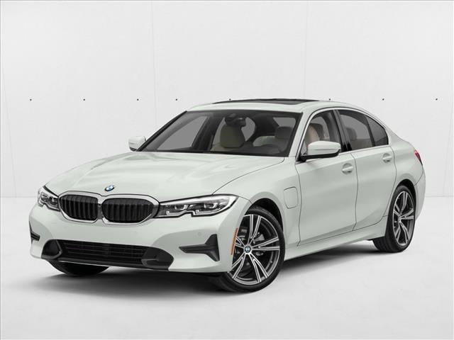 2021 BMW 3 Series 330e xDrive Sedan's photo