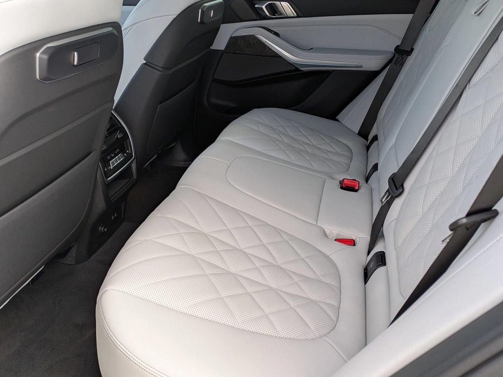 2026 BMW X5 40i - Photo 17