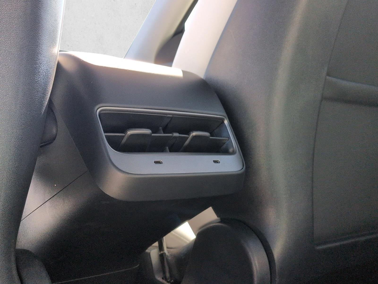 2021 Tesla Model Y Long Range - Photo 17