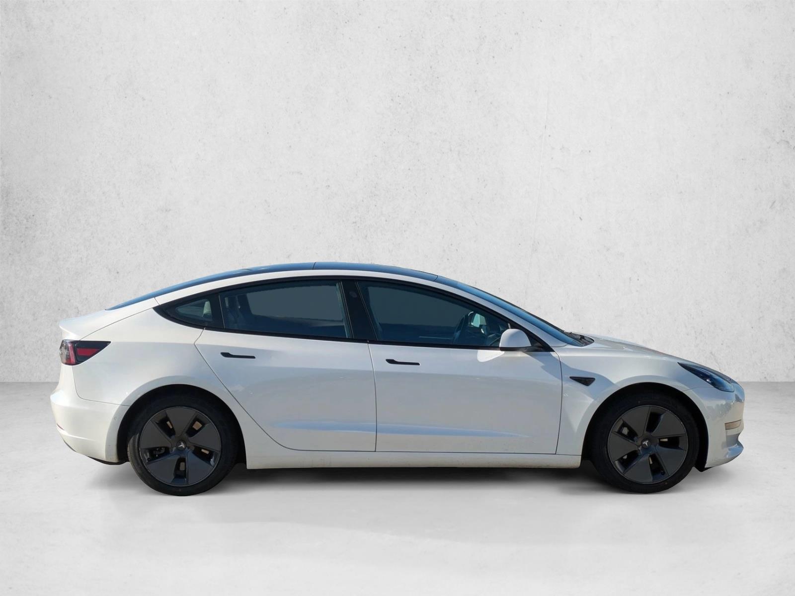 2021 Tesla Model 3 Standard Range Plus photo 4