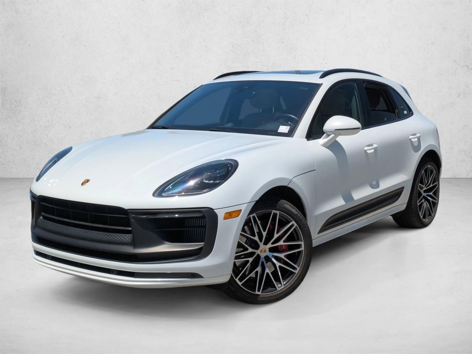 2022 Porsche Macan GTS's photo