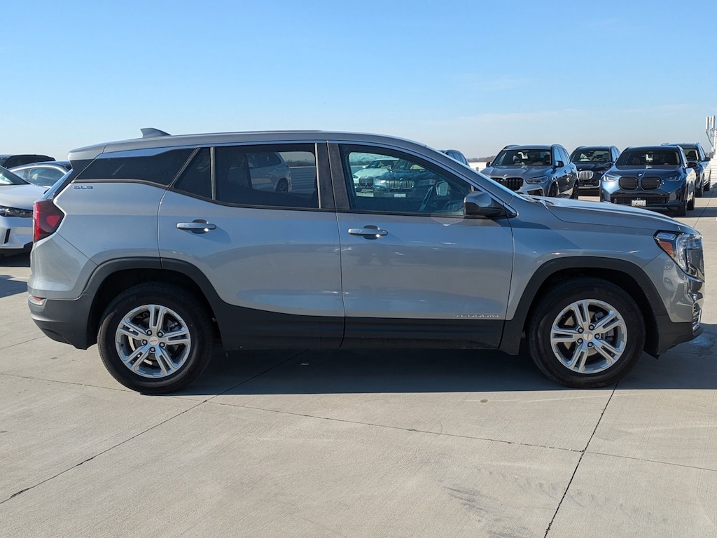 Used 2024 GMC Terrain SLE SUV