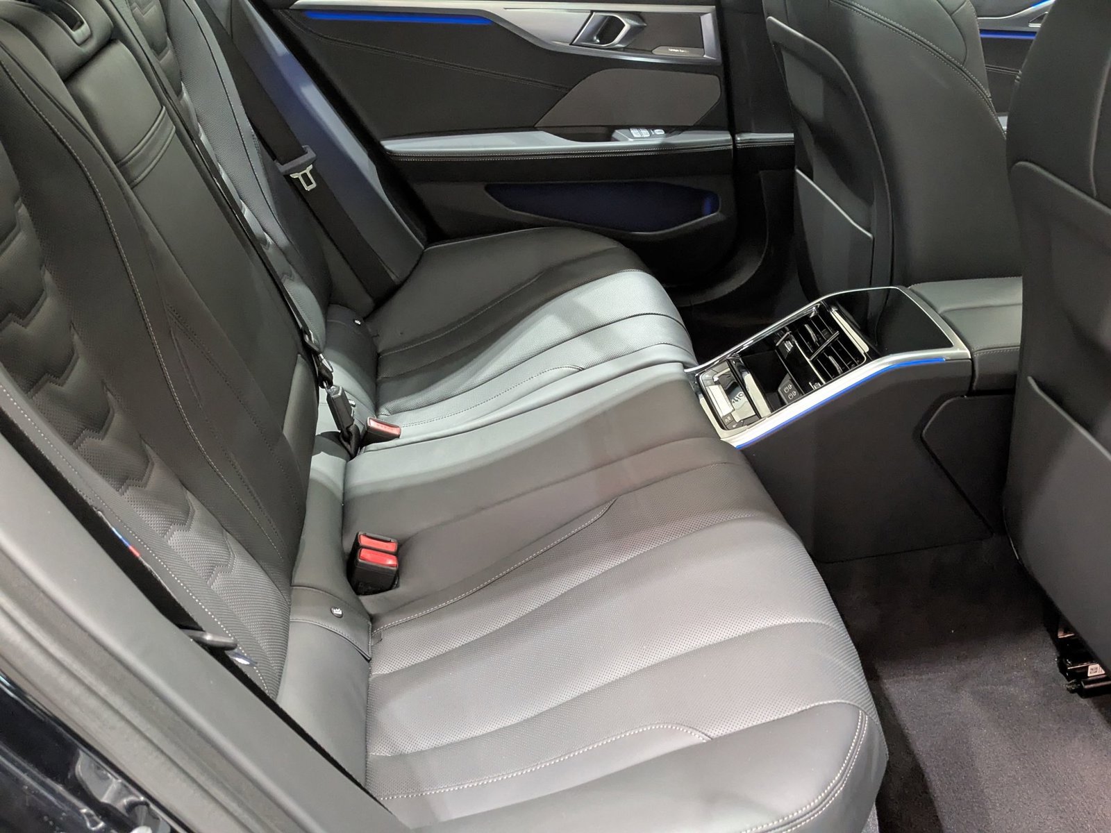 2026 BMW 8 Series 840i - Photo 22