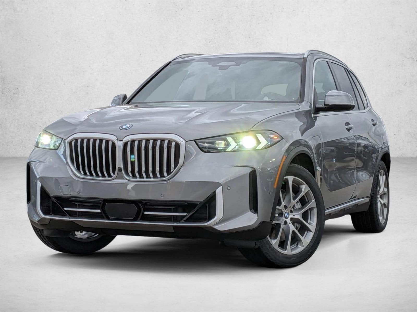 2026 BMW X5 50e's photo