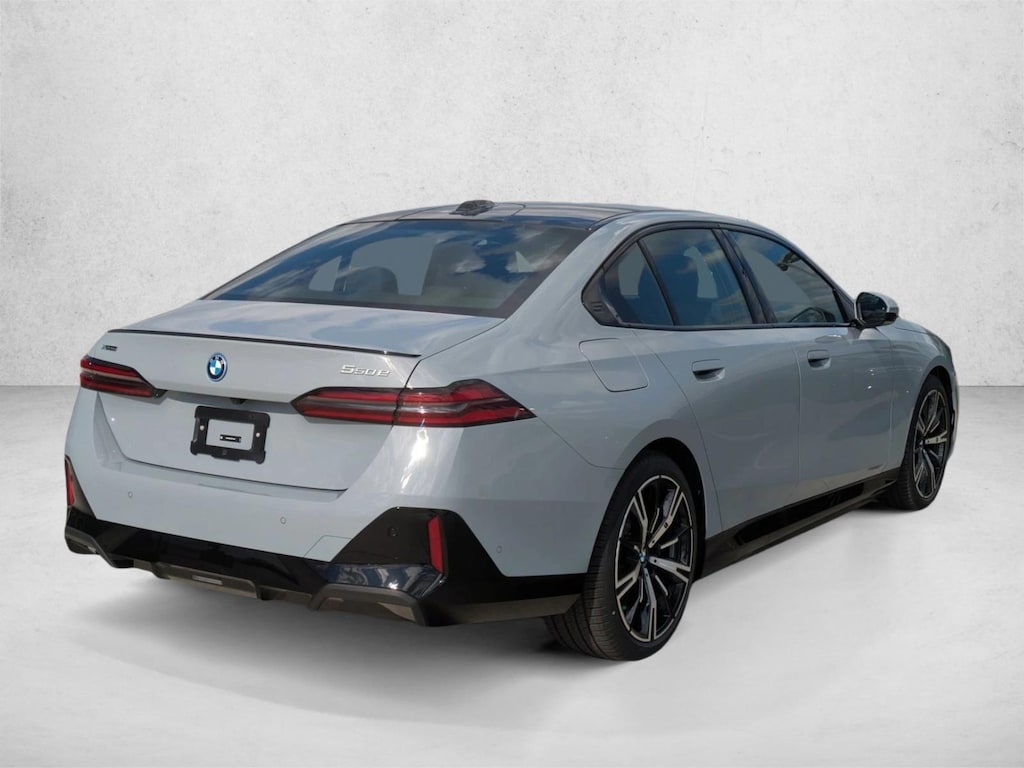 New 2027 BMW 550e xDrive Sedan