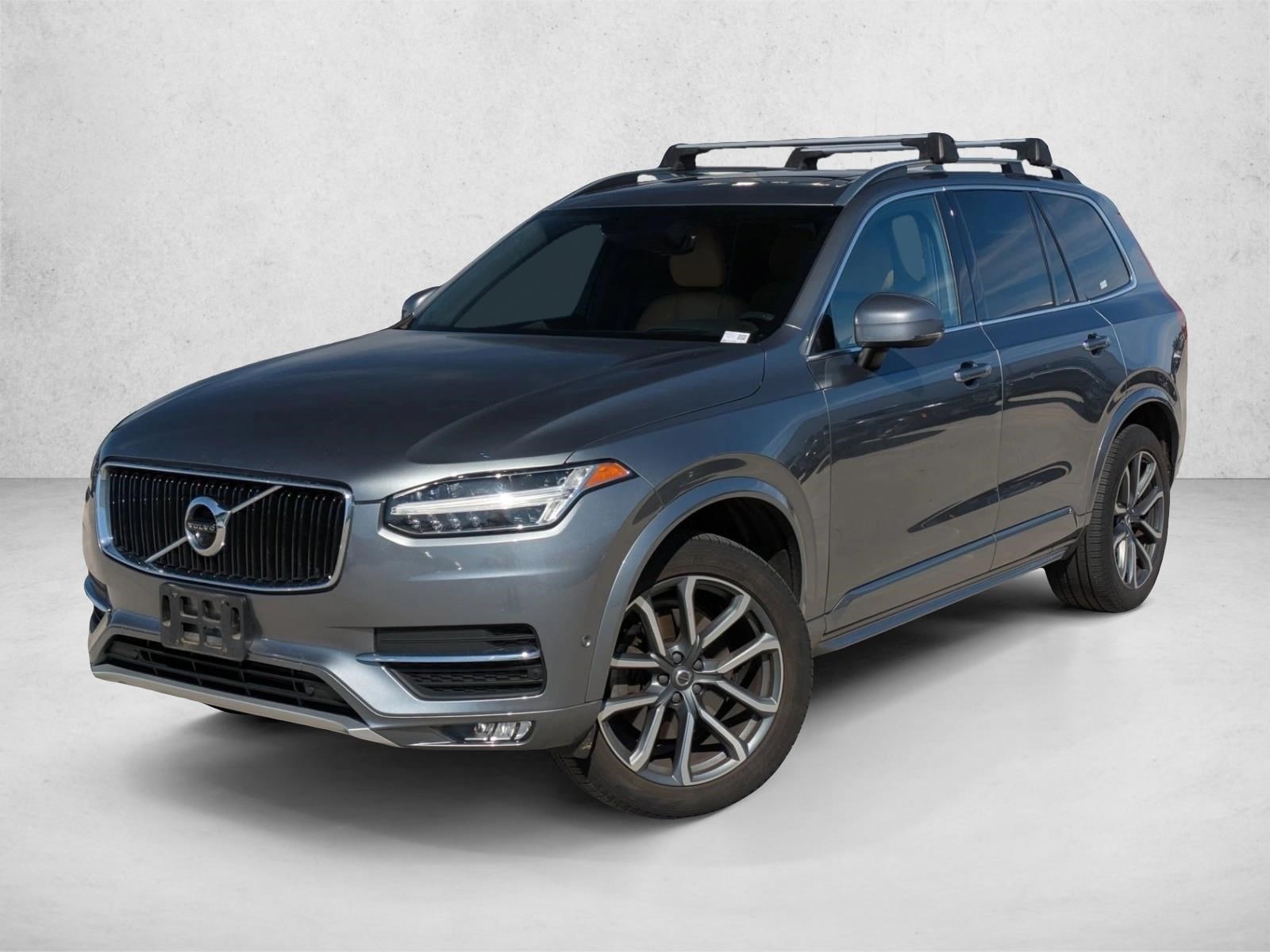 2017 Volvo XC90 T6 AWD Momentum's photo