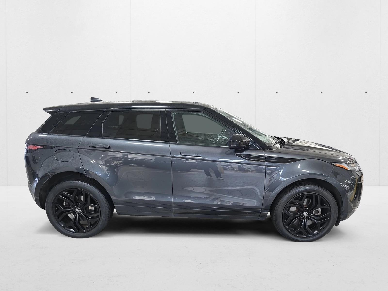 2022 Land Rover Range Rover Evoque SE photo 4