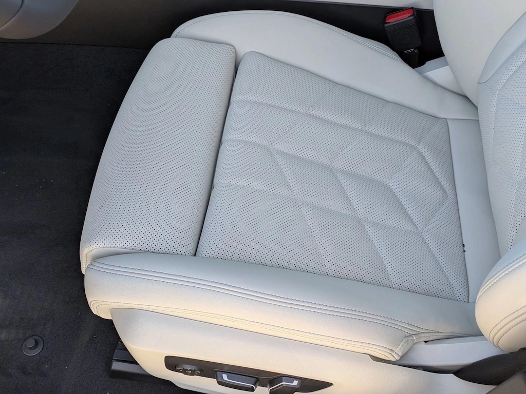 New 2027 BMW 550e xDrive Sedan