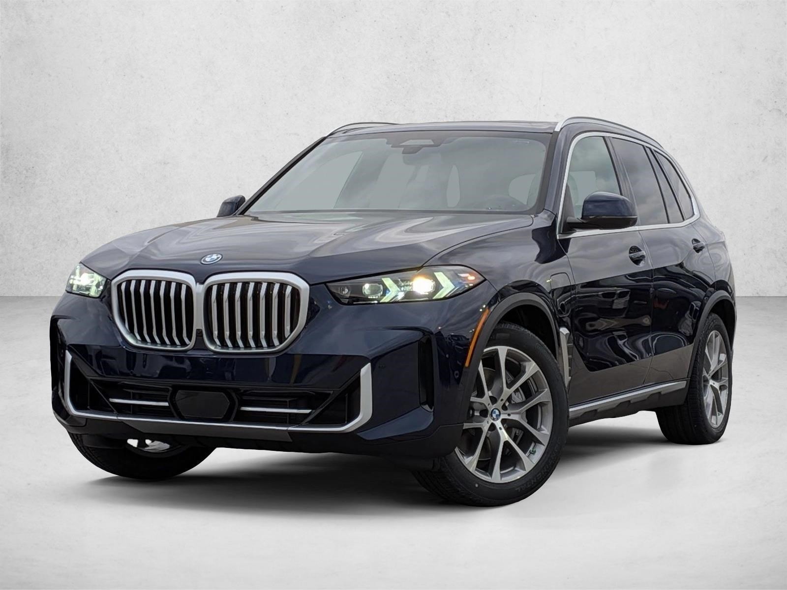 2026 BMW X5 50e's photo