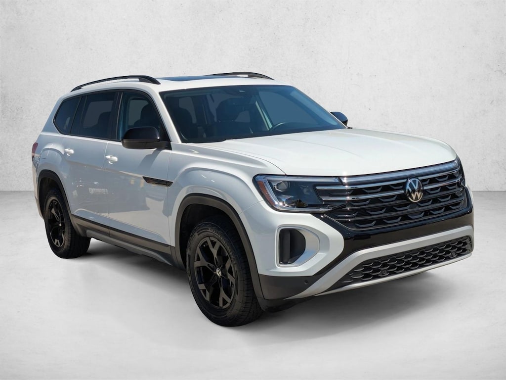 Used 2024 Volkswagen Atlas 2.0T Peak Edition SE w/Technology SUV