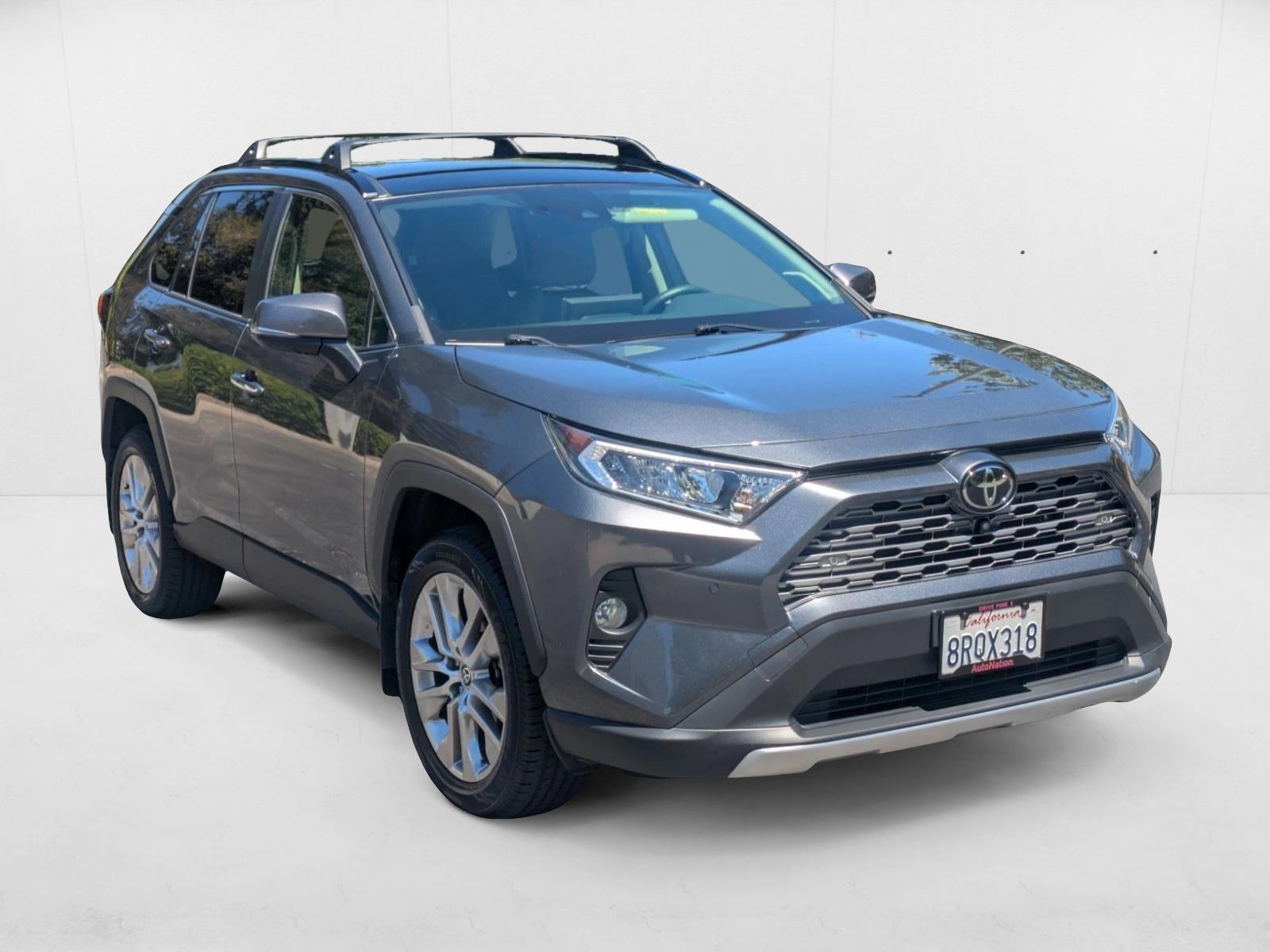 2020 Toyota RAV4 Limited photo 3