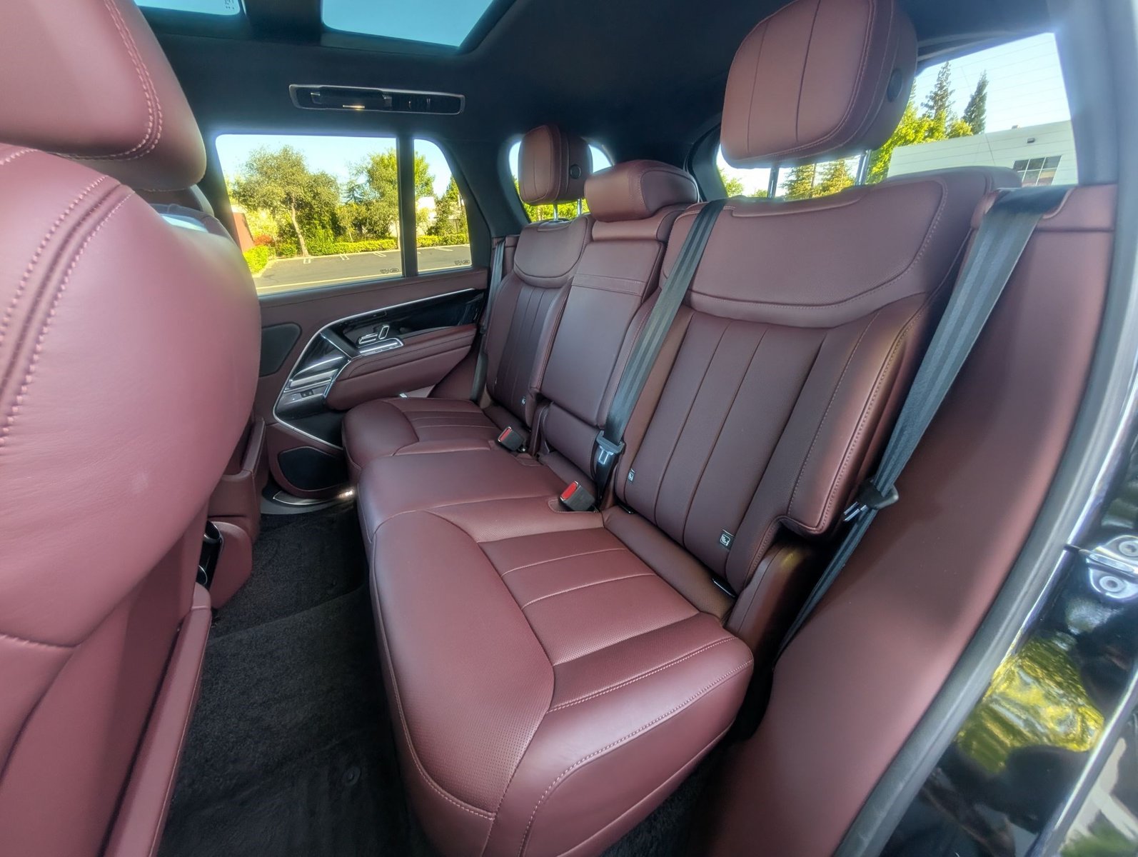 2025 Land Rover Range Rover SE - Photo 22