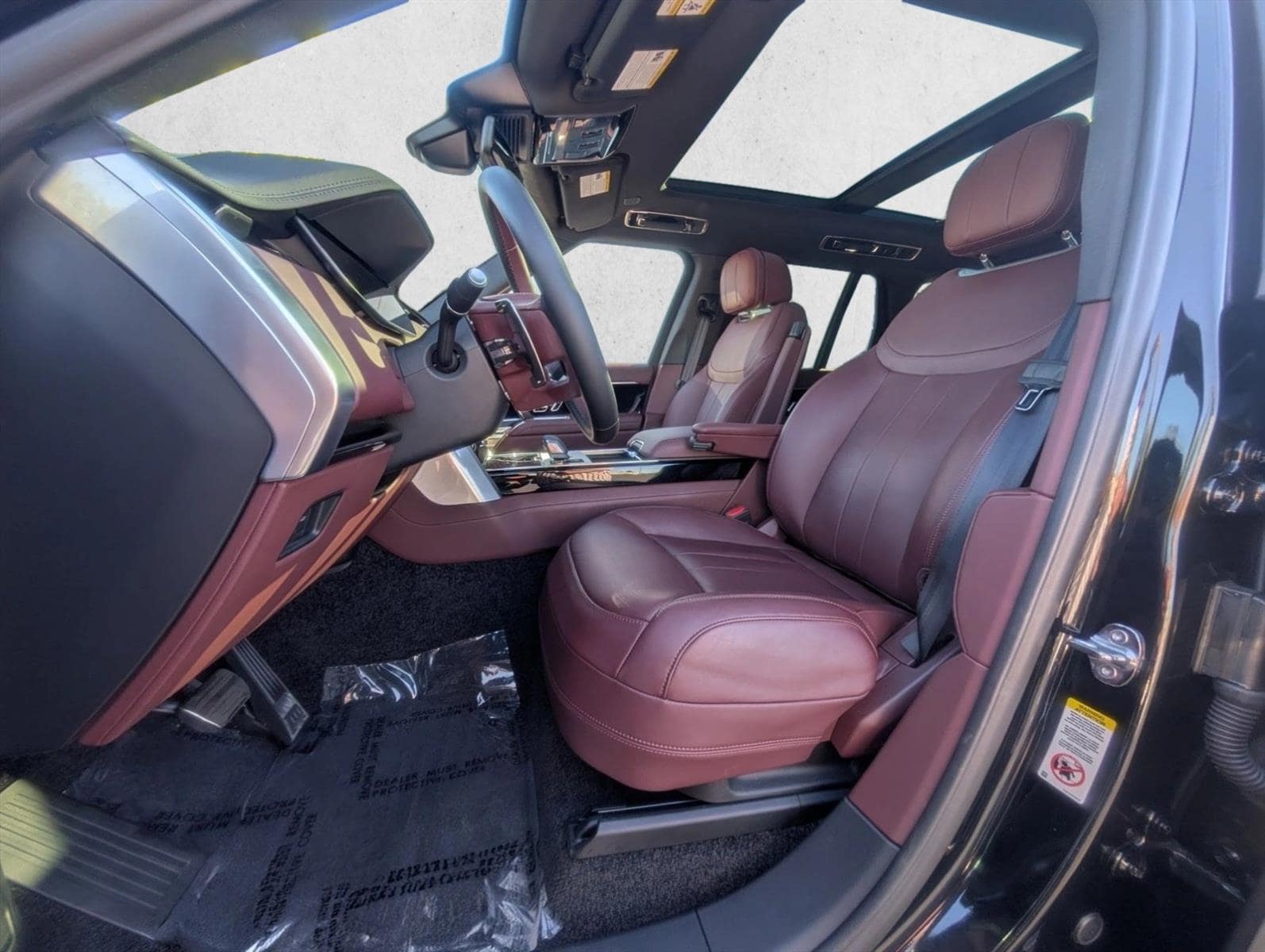 2025 Land Rover Range Rover SE - Photo 14