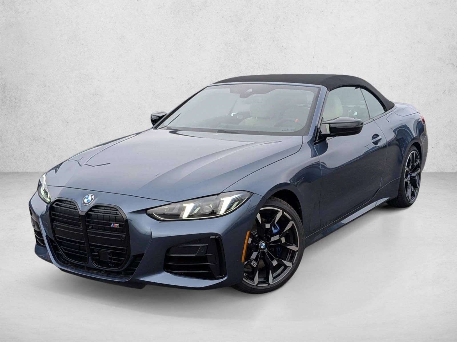 2026 BMW 4 Series M440i Convertible's photo