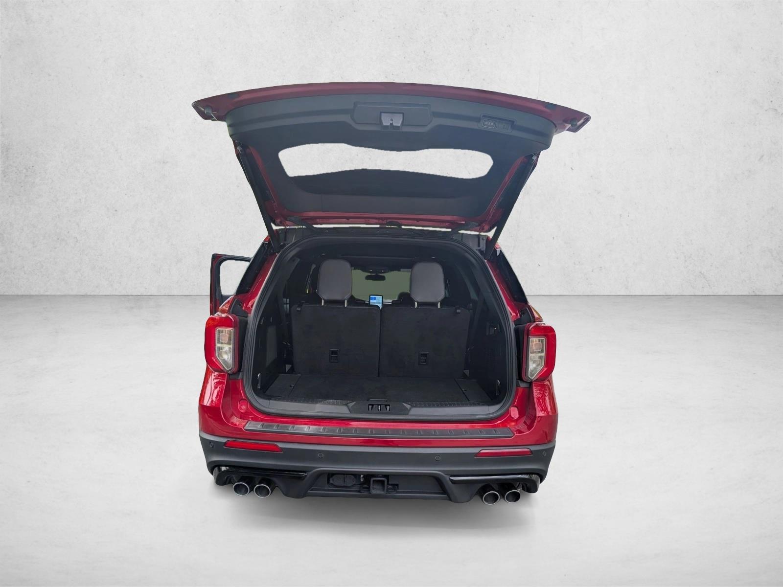 2023 Ford Explorer ST photo 5