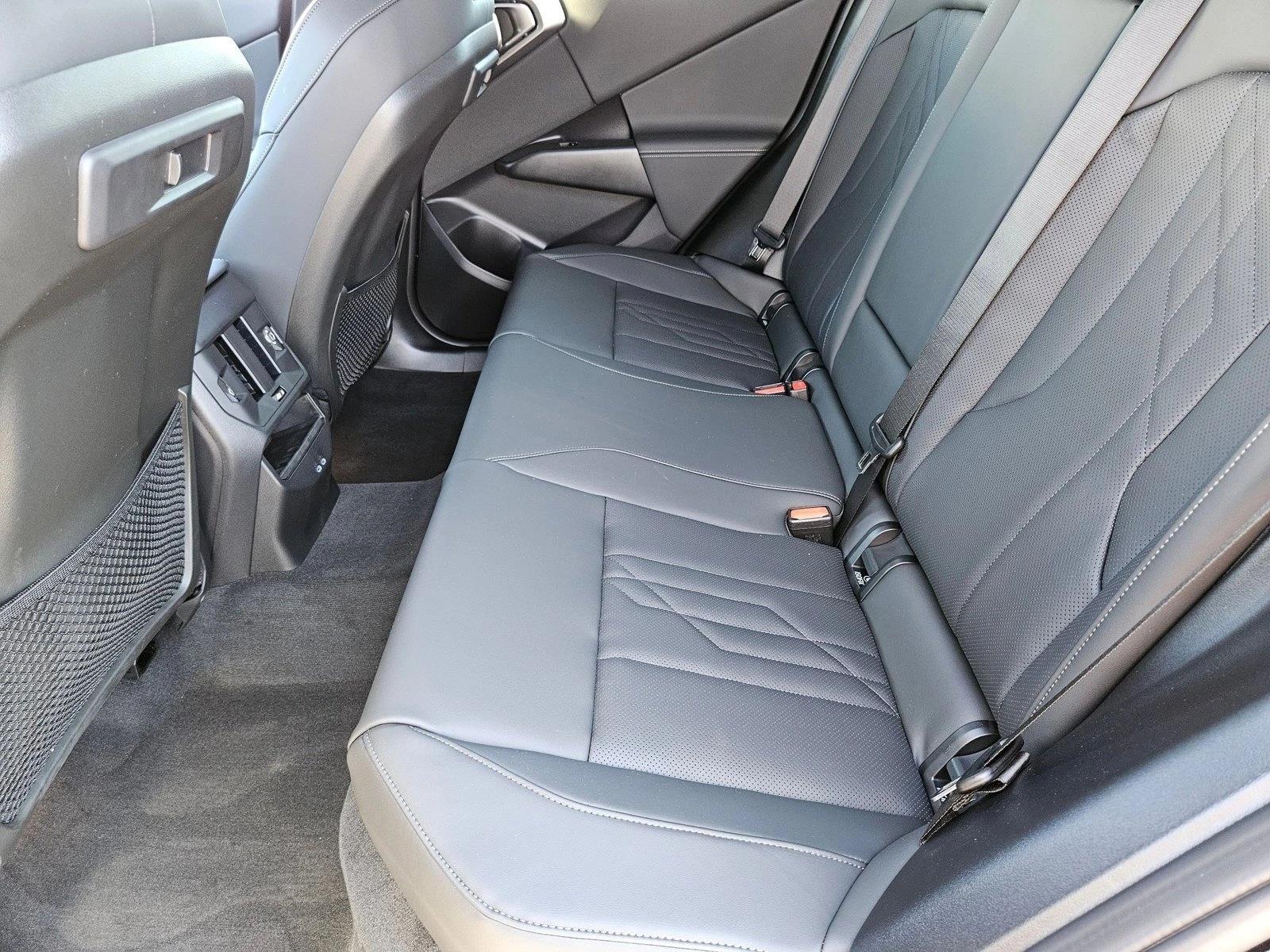 2026 BMW X3 30 - Photo 16