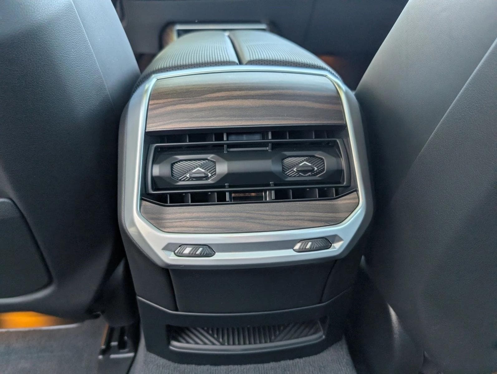 2025 BMW i7 60 - Photo 30
