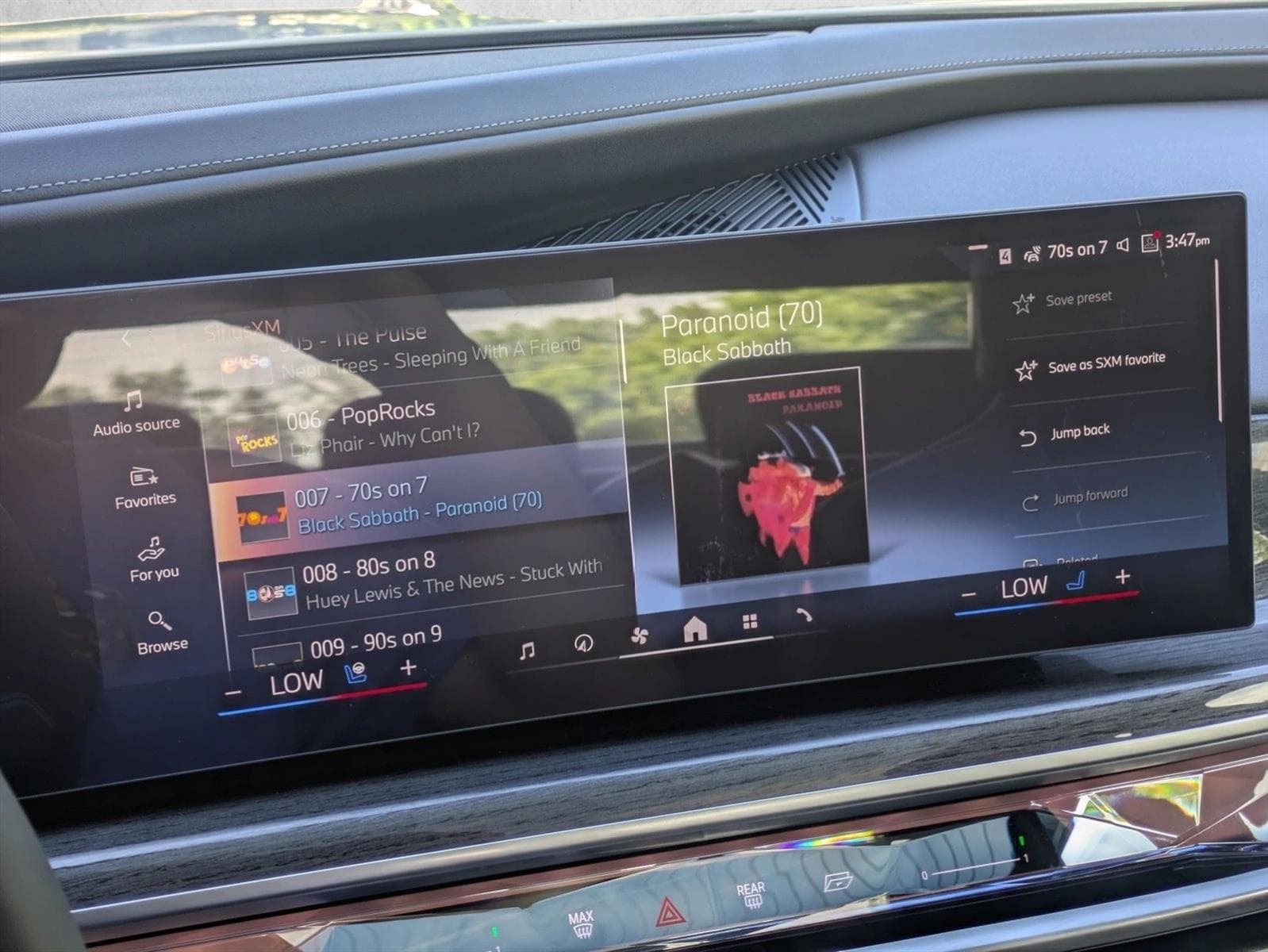 2025 BMW i7 50 - Photo 12
