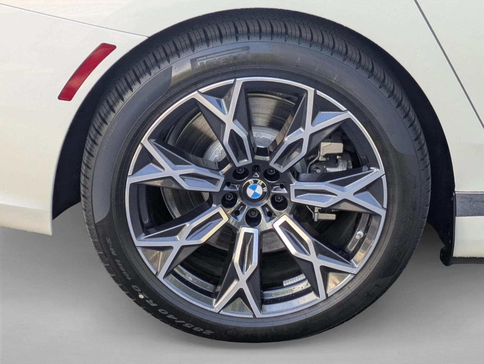2025 BMW i7 50 - Photo 10