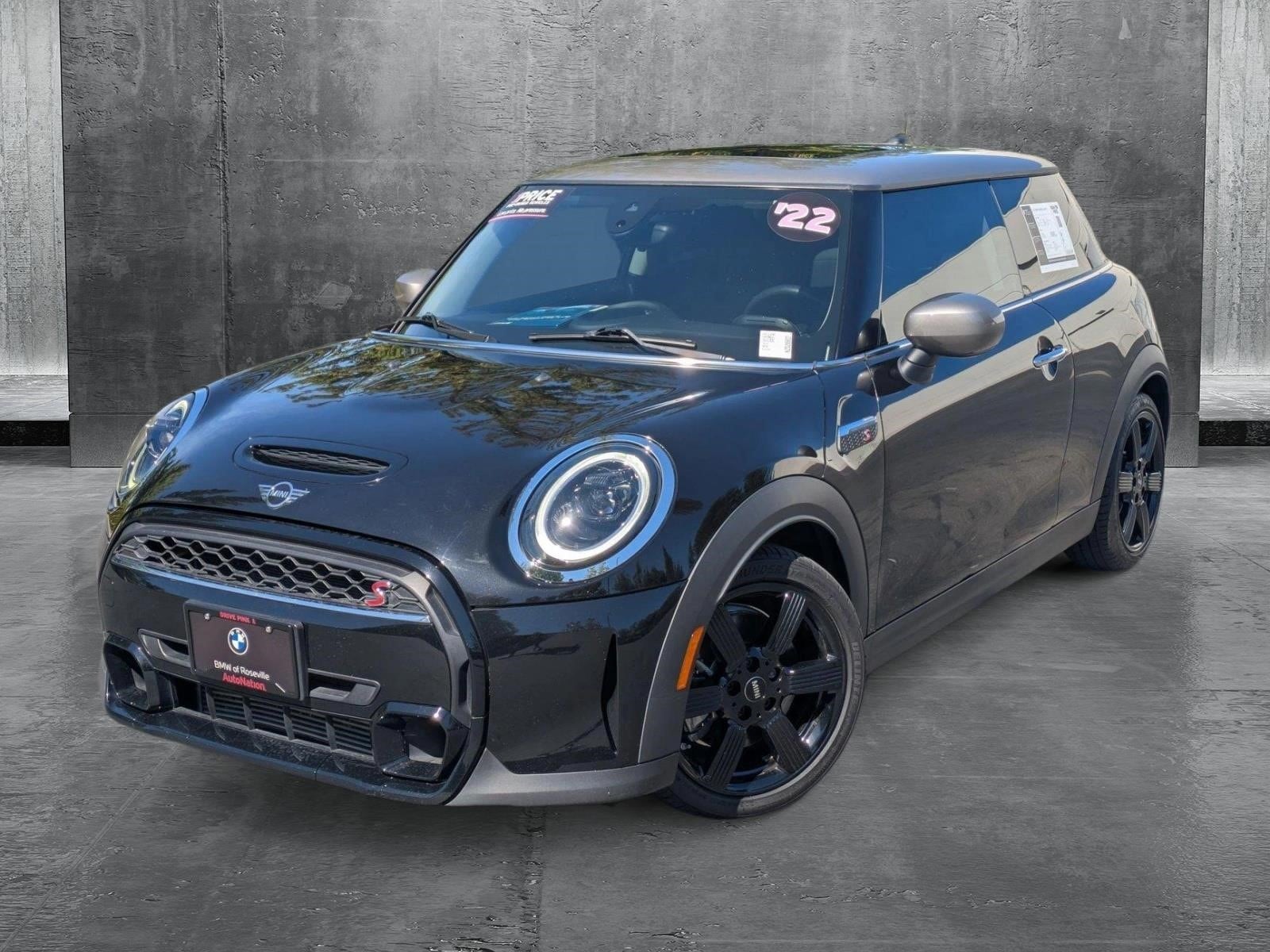 2022 MINI Hardtop 2 Door S's photo