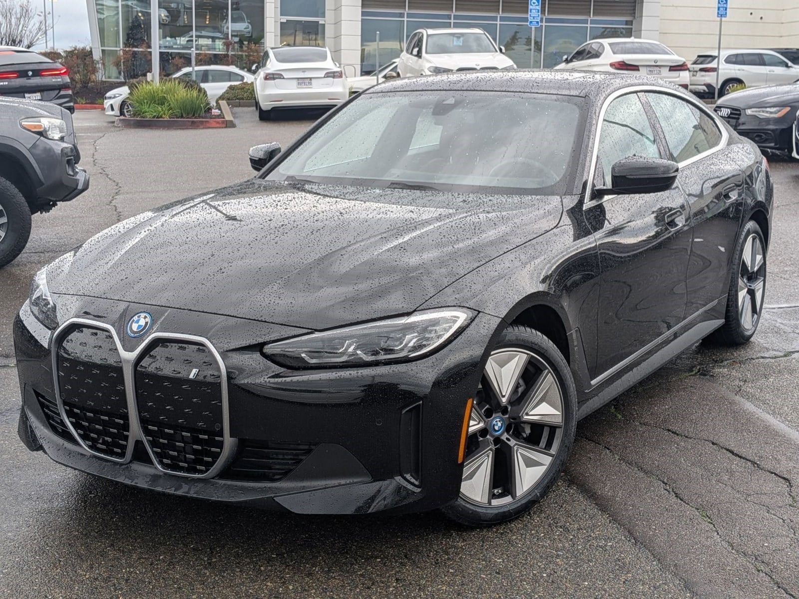 2024 BMW i4 35's photo