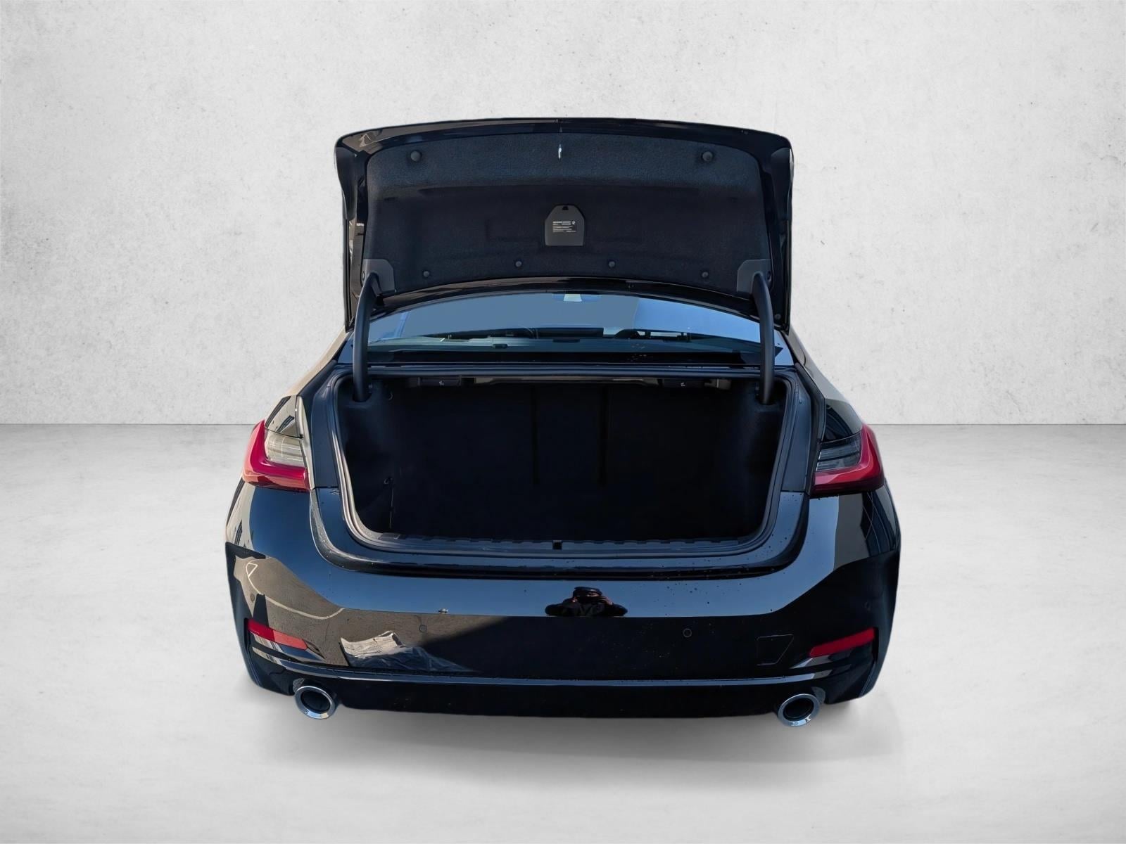 2025 BMW 330i photo 6