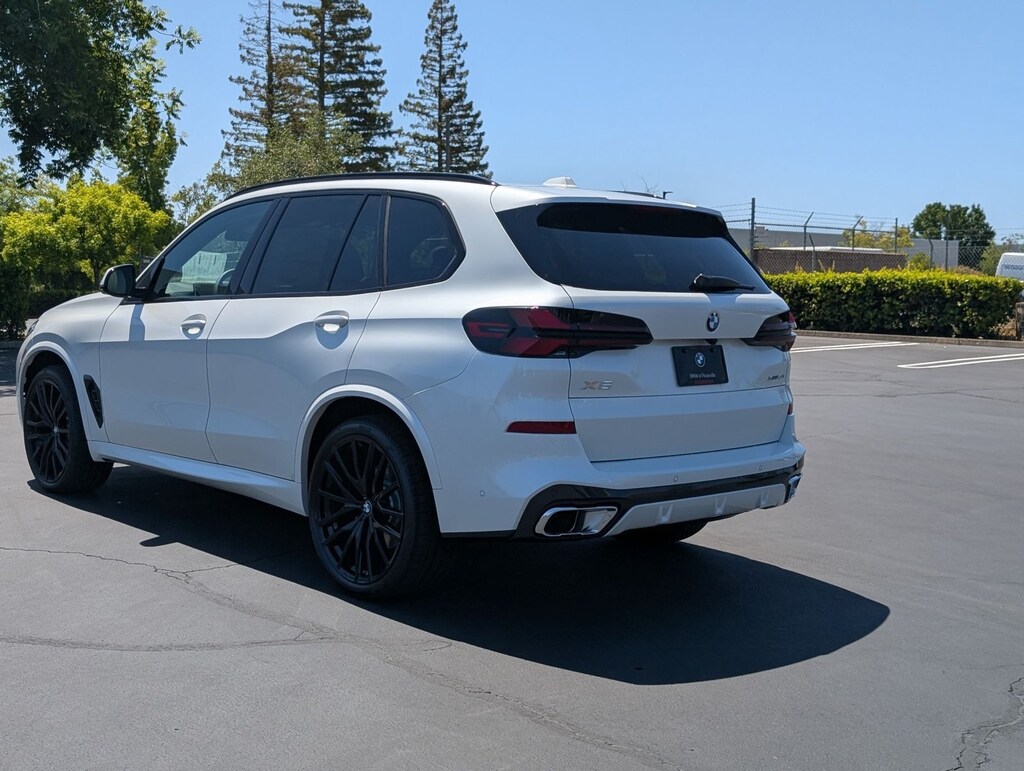 New 2026 BMW X5 xDrive40i SUV