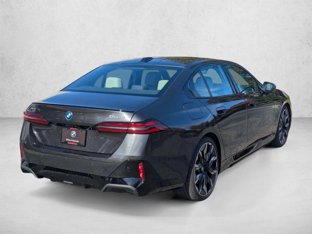 New 2026 BMW 550e xDrive Sedan