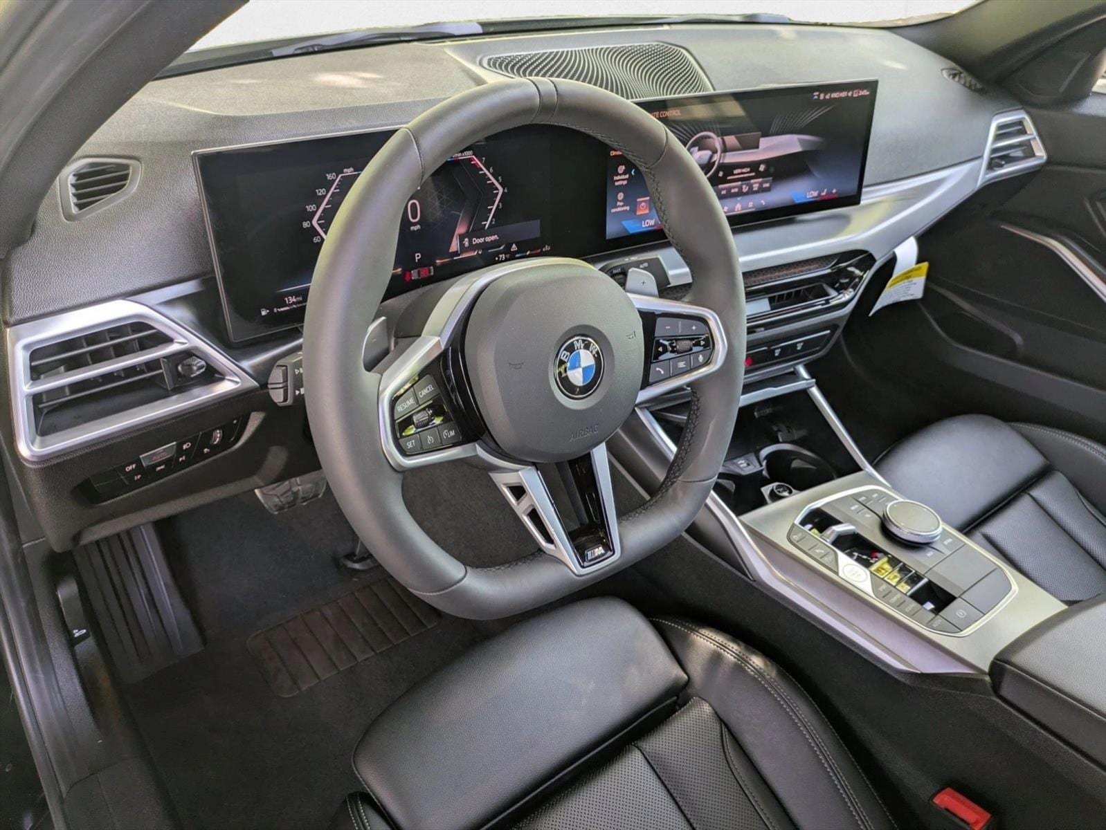 2025 BMW 330i xDrive photo 3