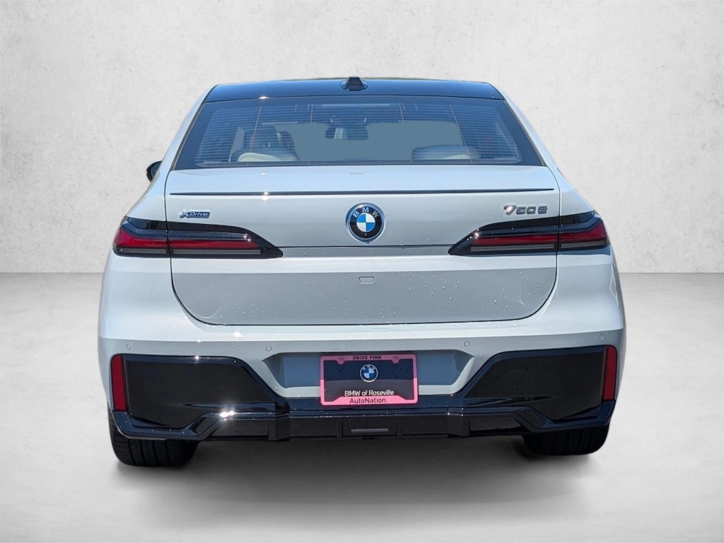 New 2026 BMW 750e xDrive Sedan