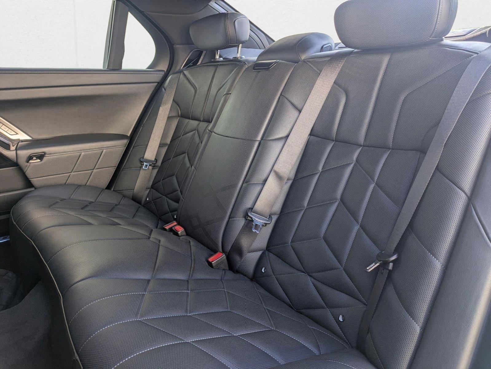 2025 BMW 7 Series 760i - Photo 19