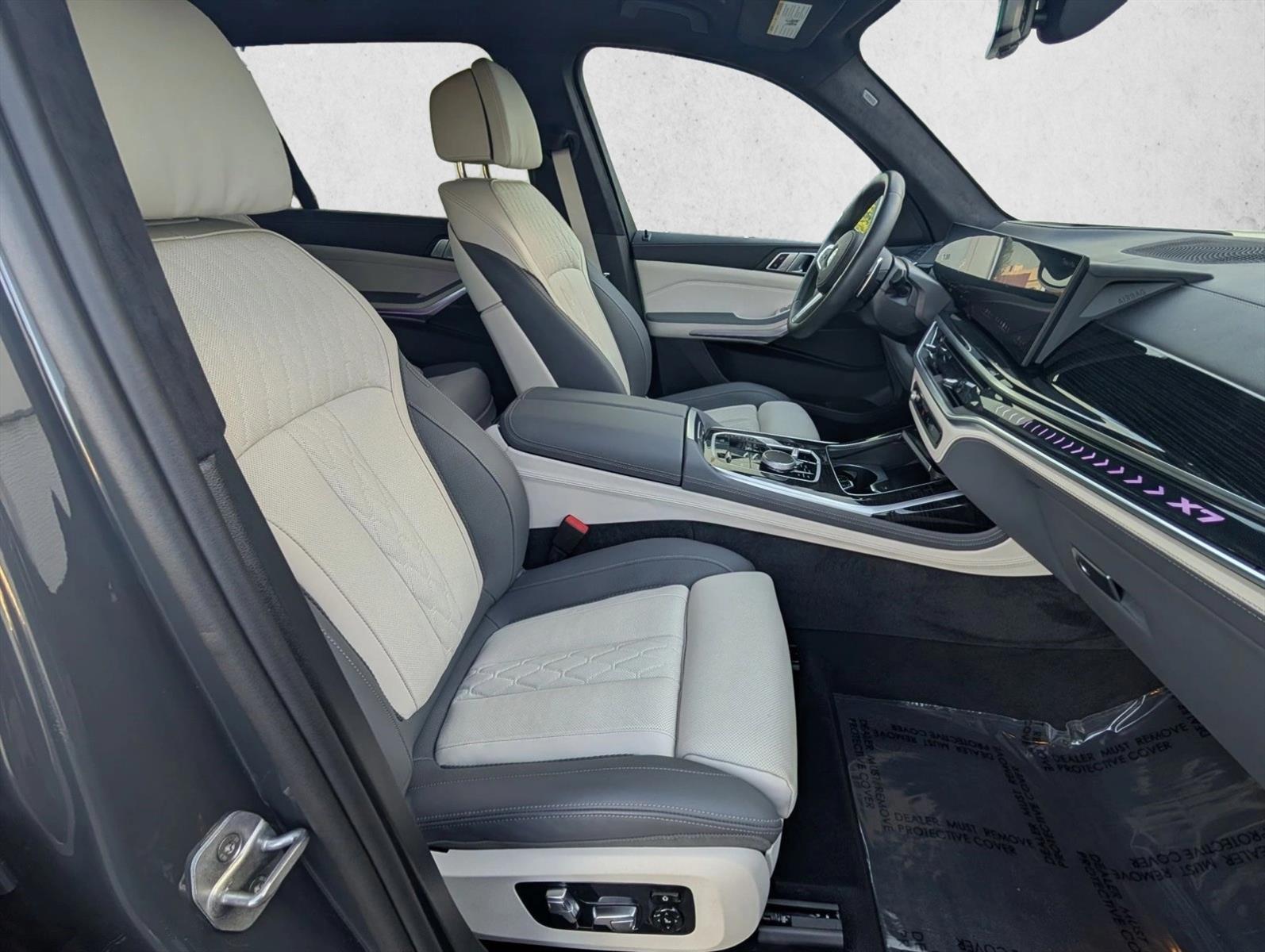 2025 BMW X7 40i - Photo 24