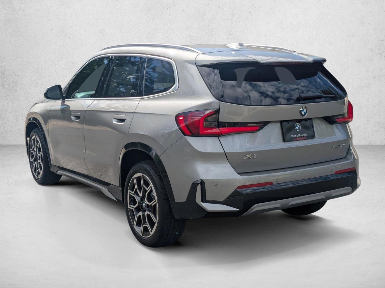2025 BMW X1 28i - Photo 9