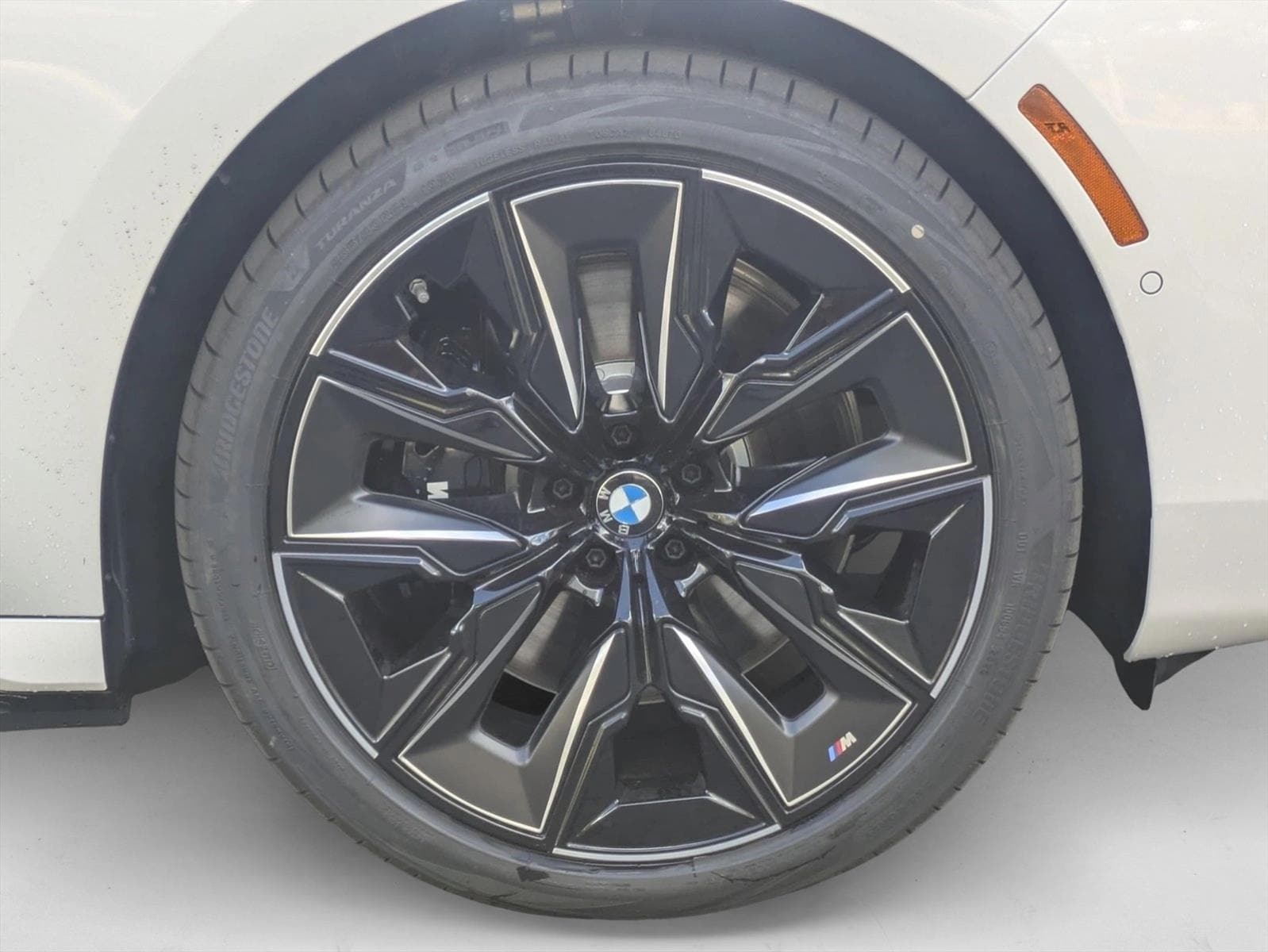 2026 BMW i7 M70 - Photo 10