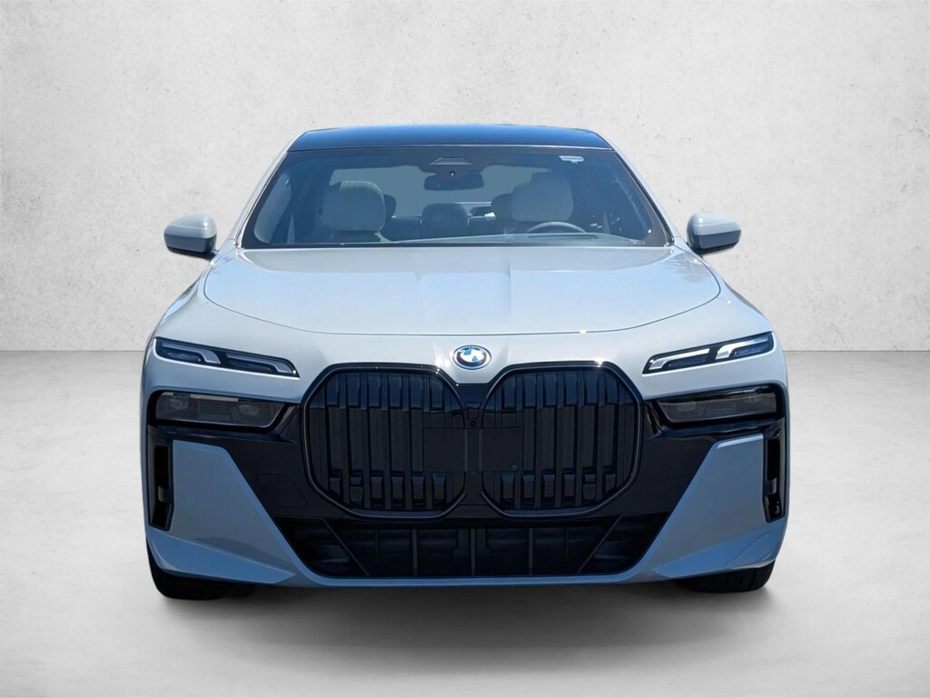 New 2026 BMW 750e xDrive Sedan