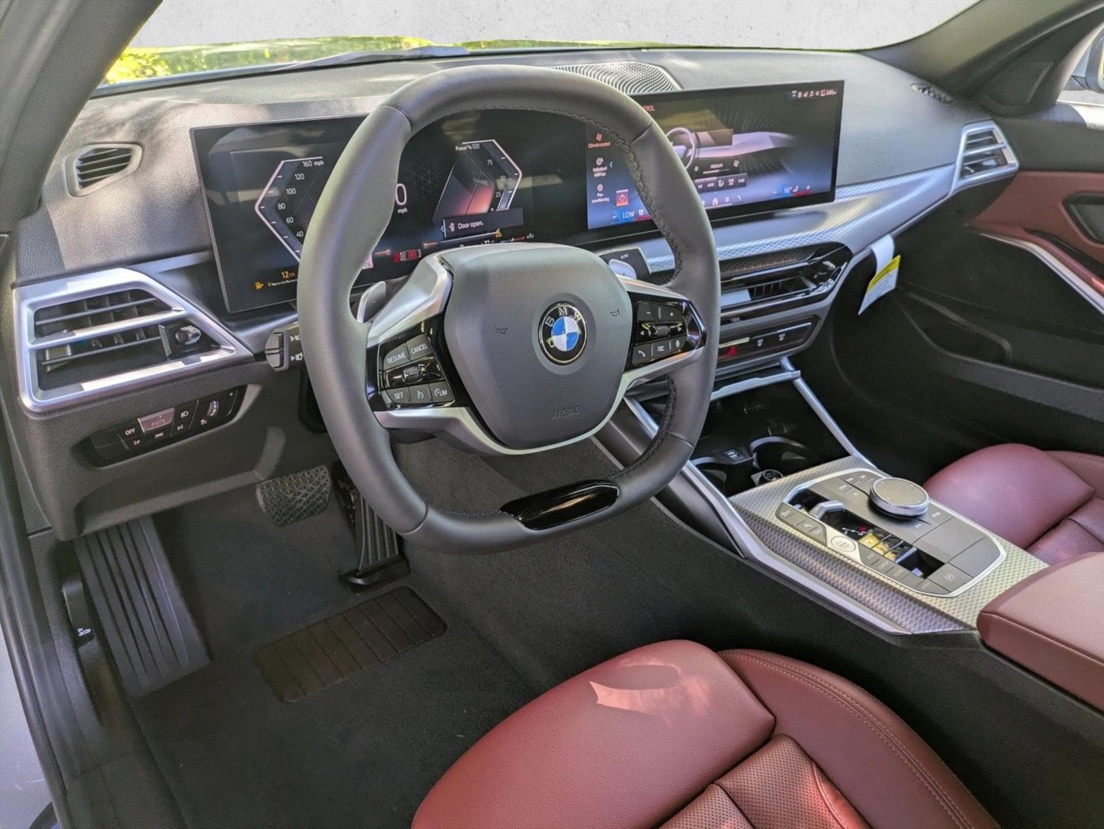 2025 BMW 330i photo 3