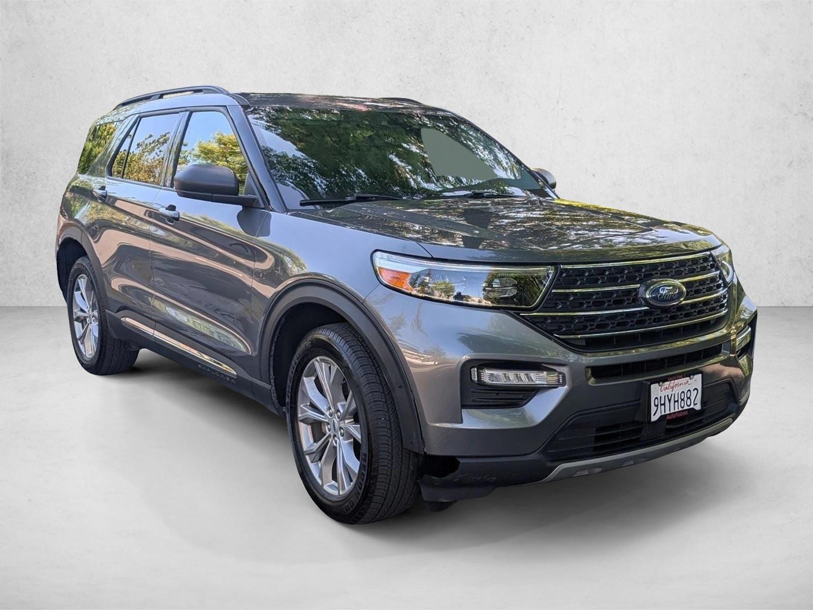 2023 Ford Explorer XLT photo 2