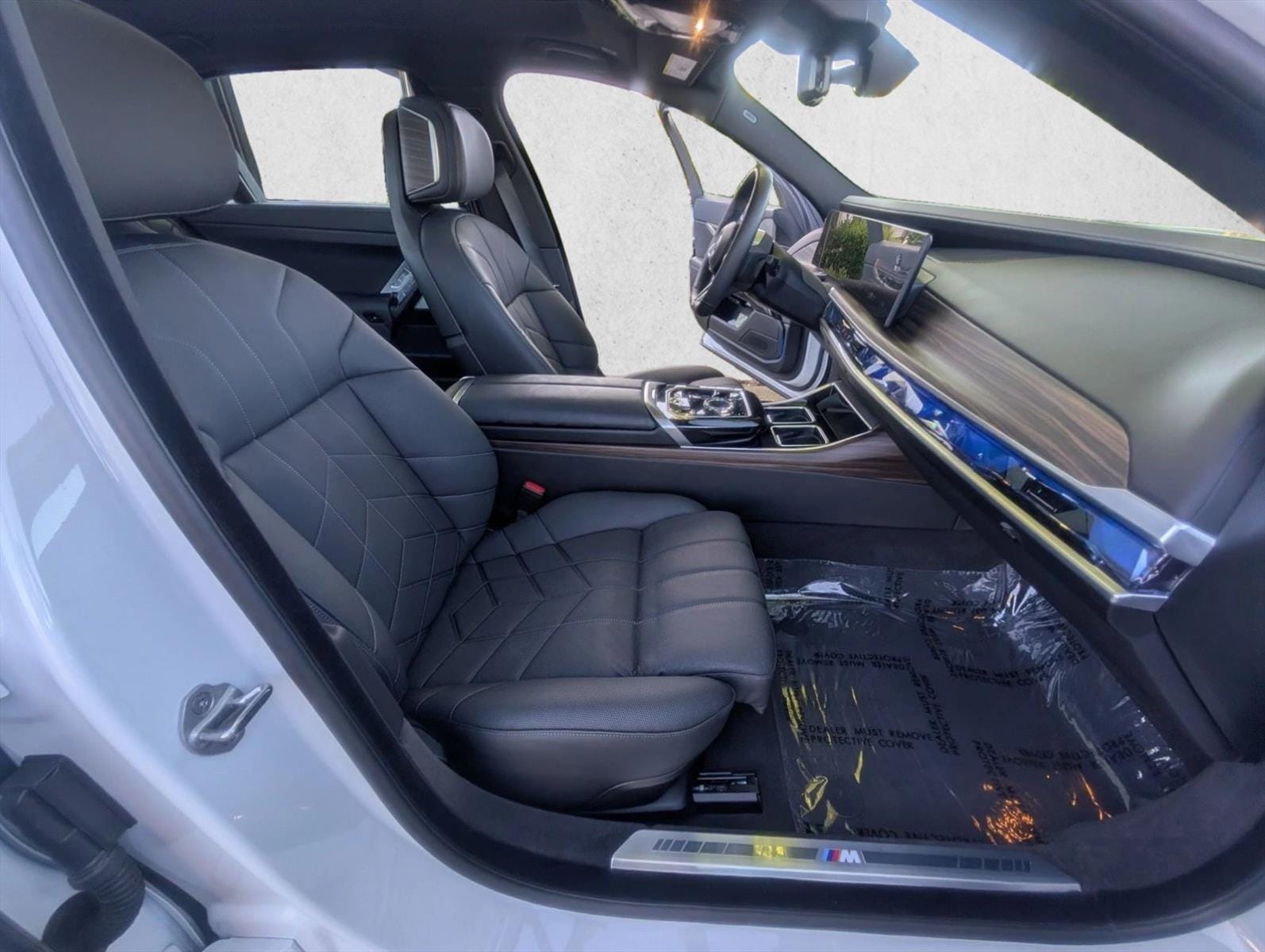 2025 BMW i7 60 - Photo 26