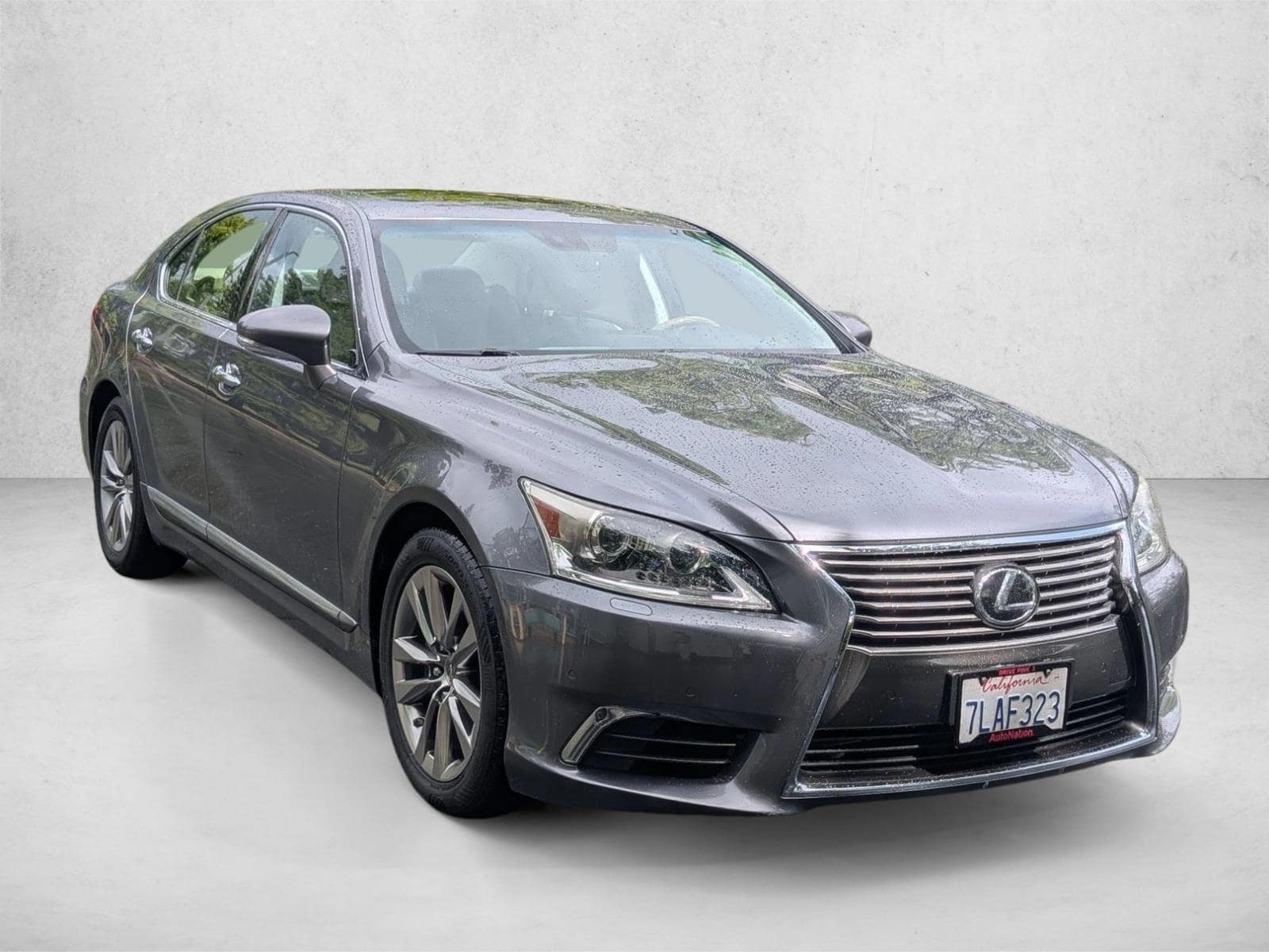 2015 LEXUS LS 460 photo 2