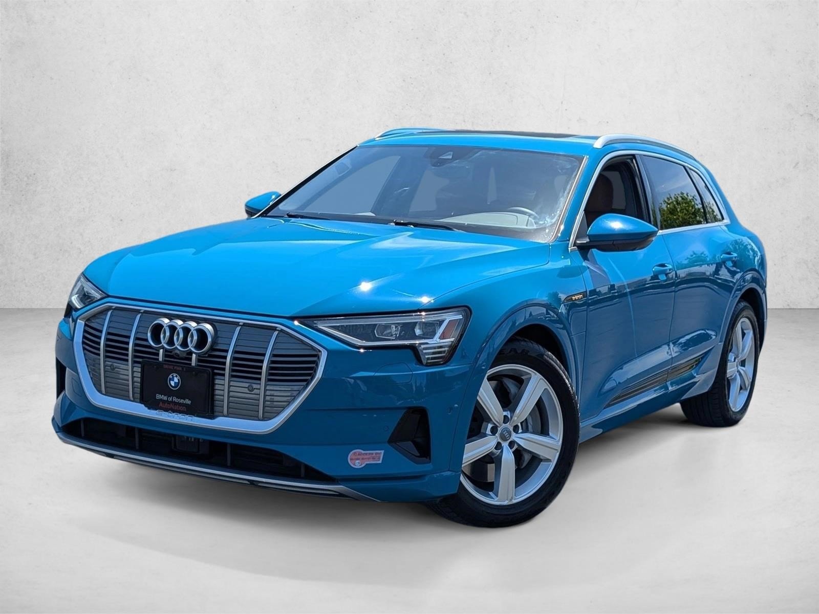 2019 Audi e-tron Premium Plus's photo