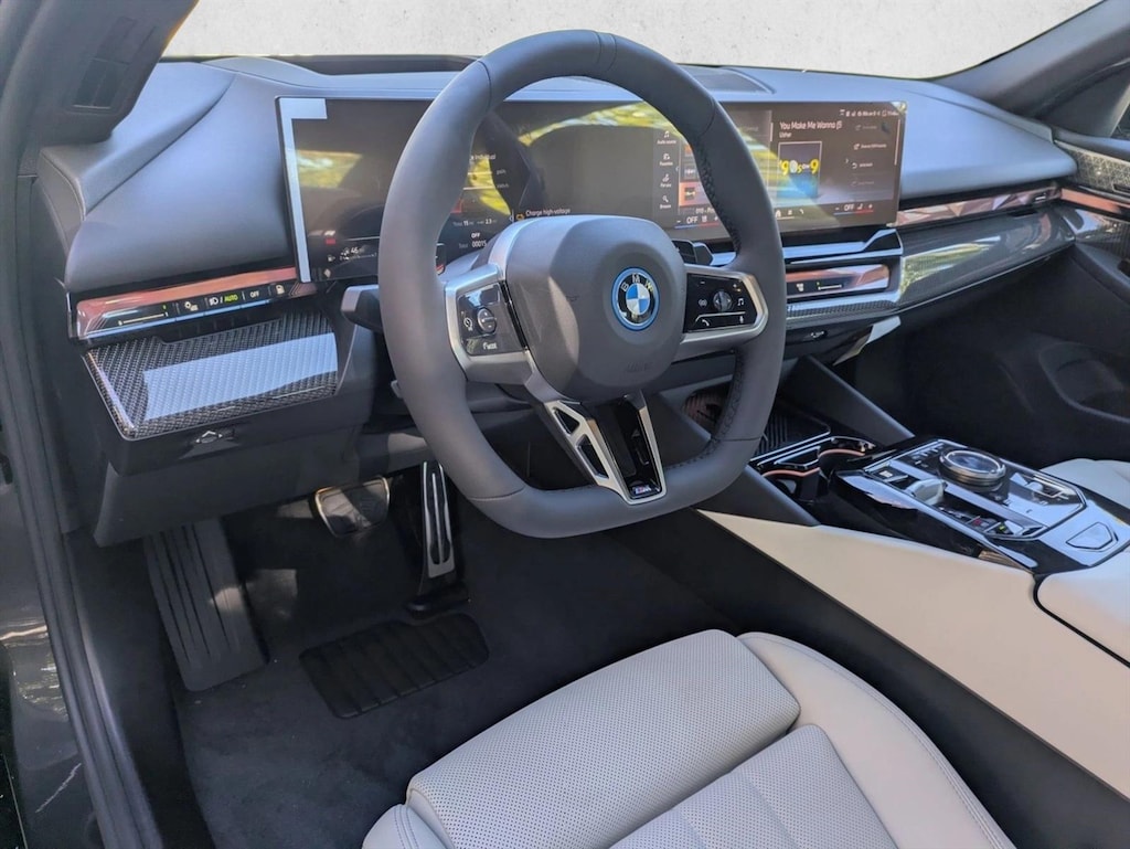 New 2026 BMW 550e xDrive Sedan