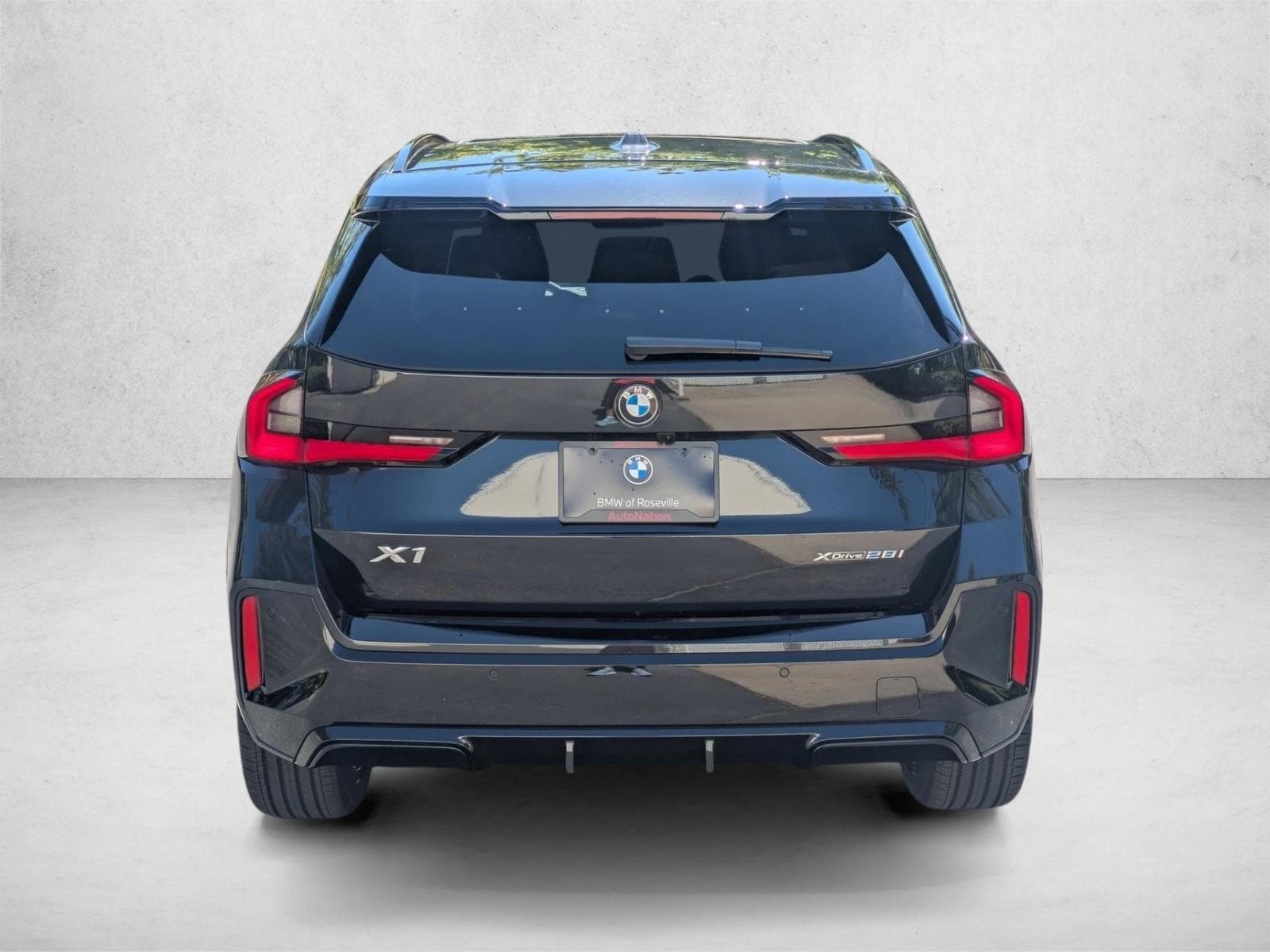 2025 BMW X1 xDrive28i photo 3