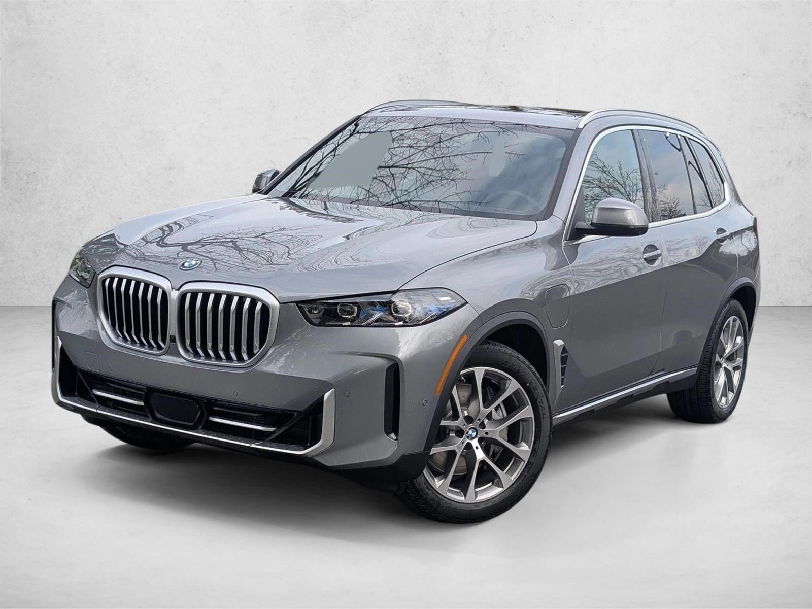 2026 BMW X5 xDrive50e's photo