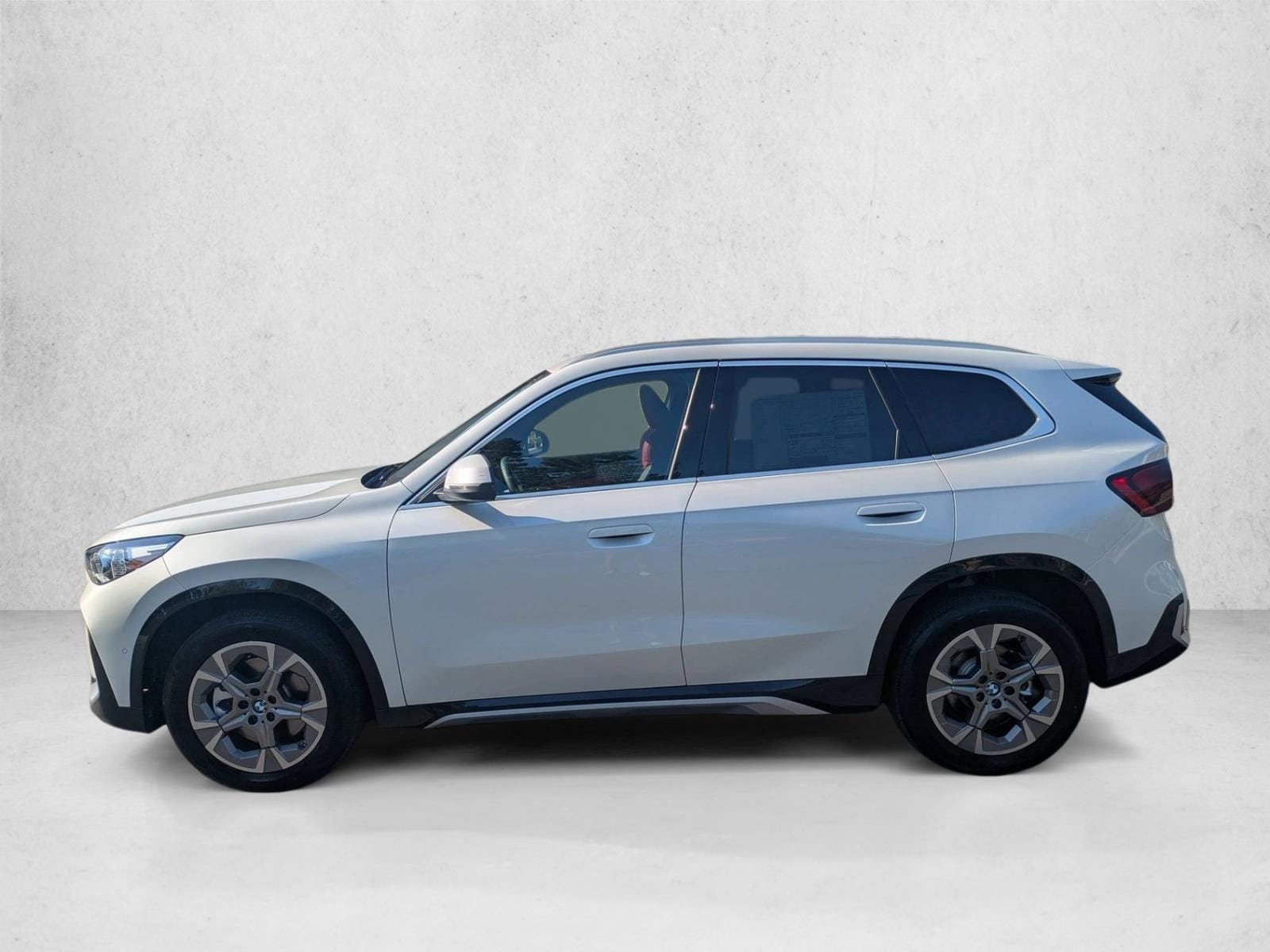 2025 BMW X1 28i - Photo 9