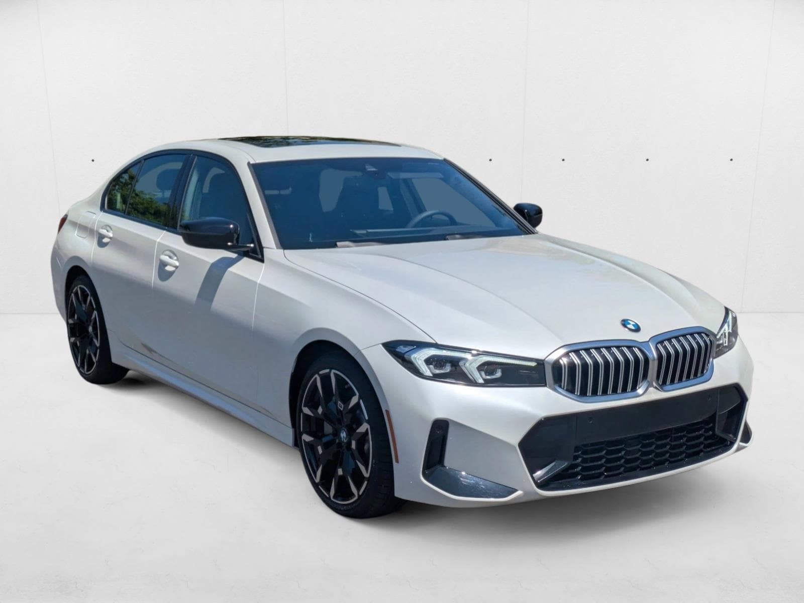 2025 BMW 330i xDrive photo 6