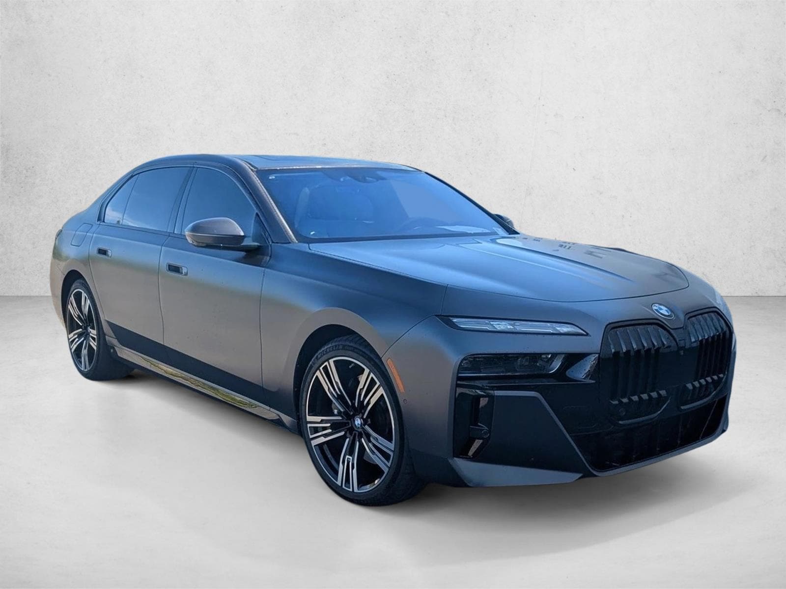 2023 BMW 760i xDrive photo 2