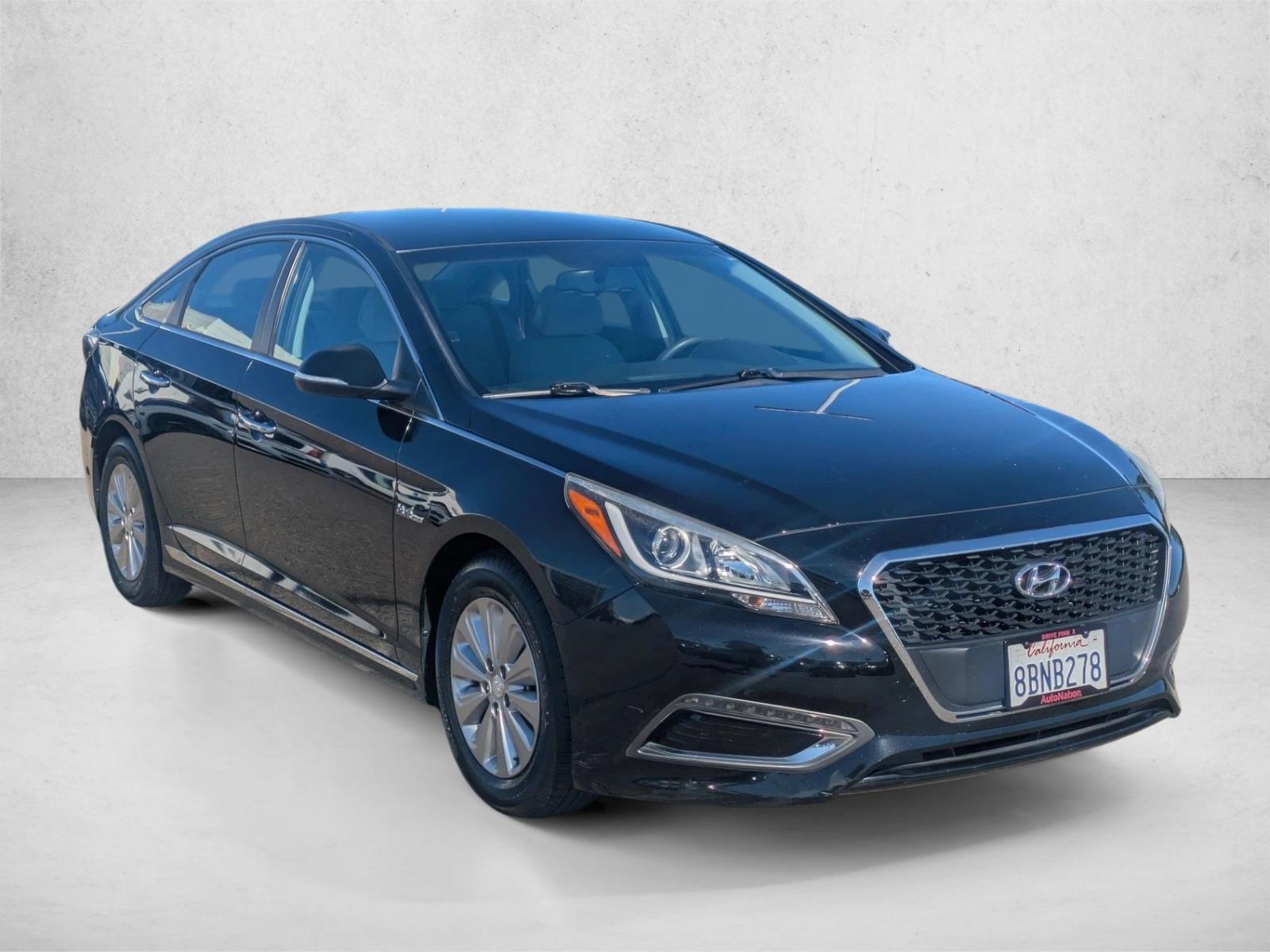 2017 Hyundai Sonata Hybrid SE photo 3
